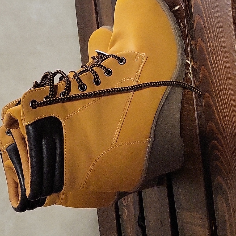 Shoes - Picture 2 of 2